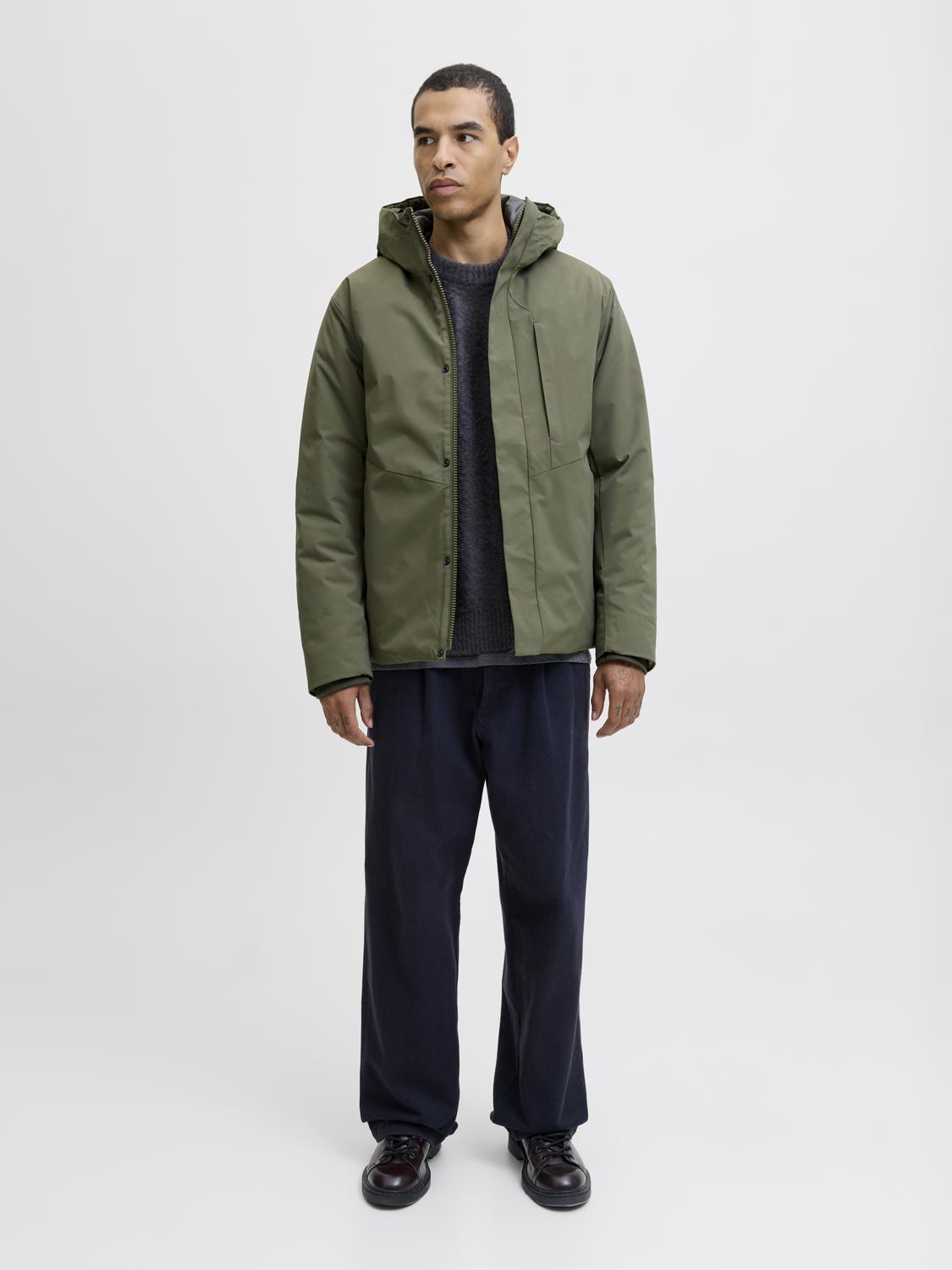 model_shot-front_full